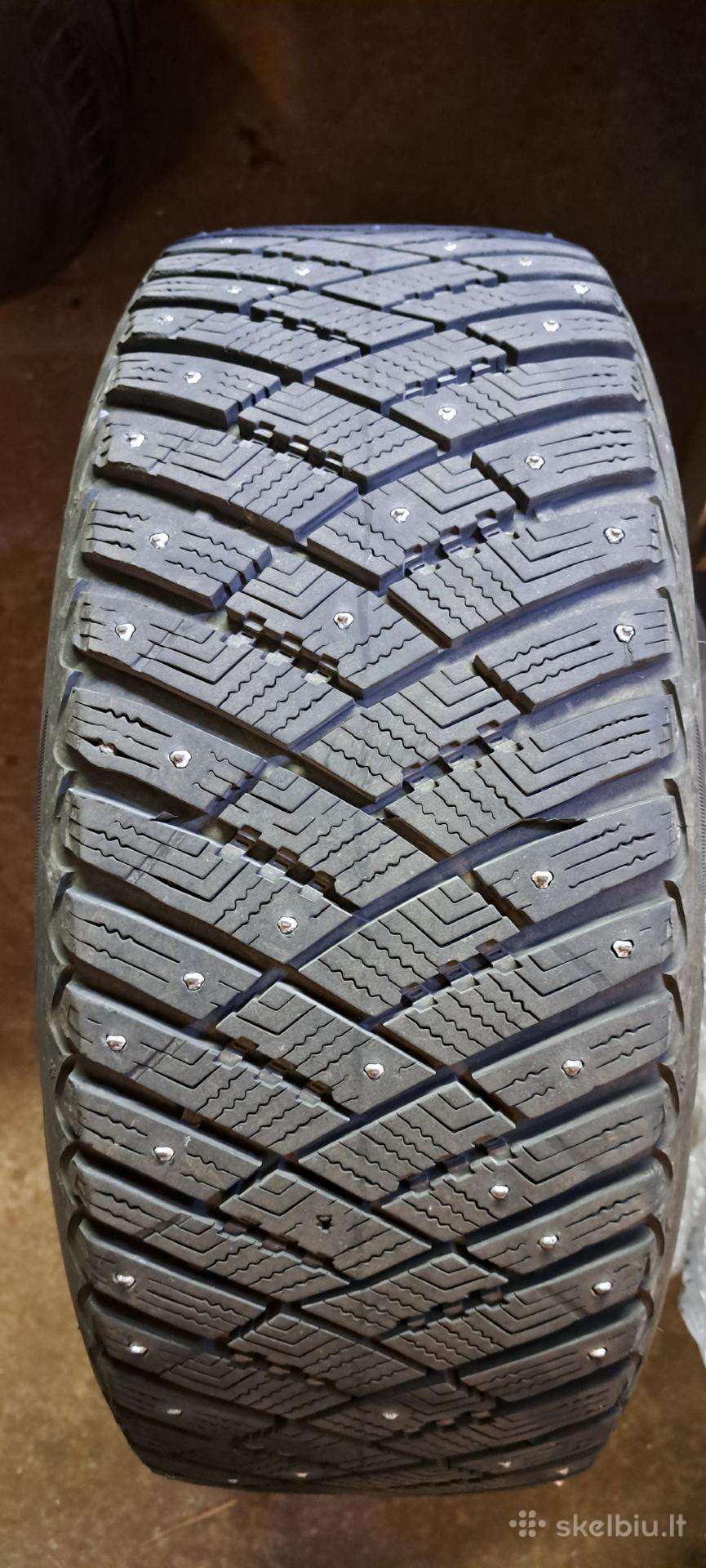 Goodyear žieminės 225 55 R17 A26818343