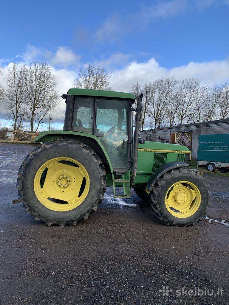 John Deere Traktoriai M A