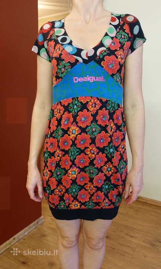 Stilinga vasariška „desigual“ suknelė