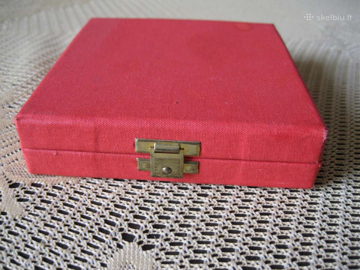 Stalo Medalis – Originalioje Dezuteje.zr. Foto - nuotraukos Nr. 11