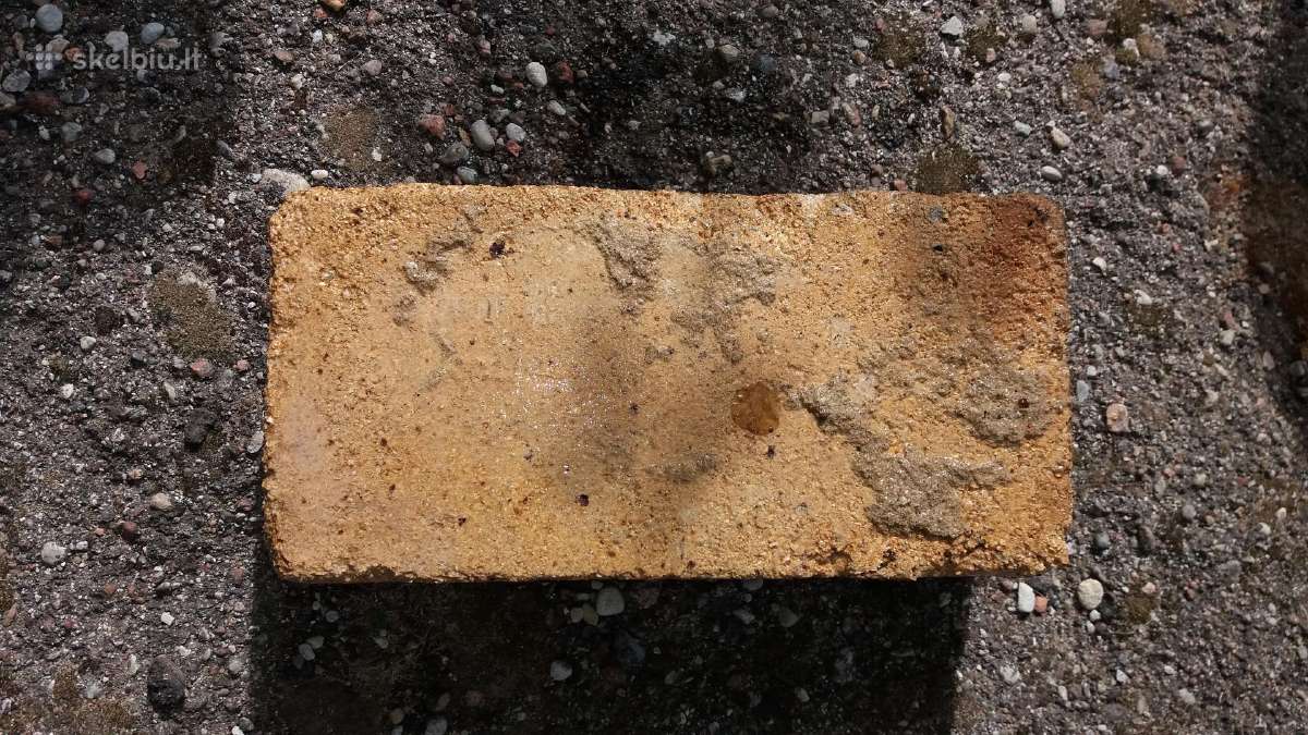 Parduodu šamotines plytas.