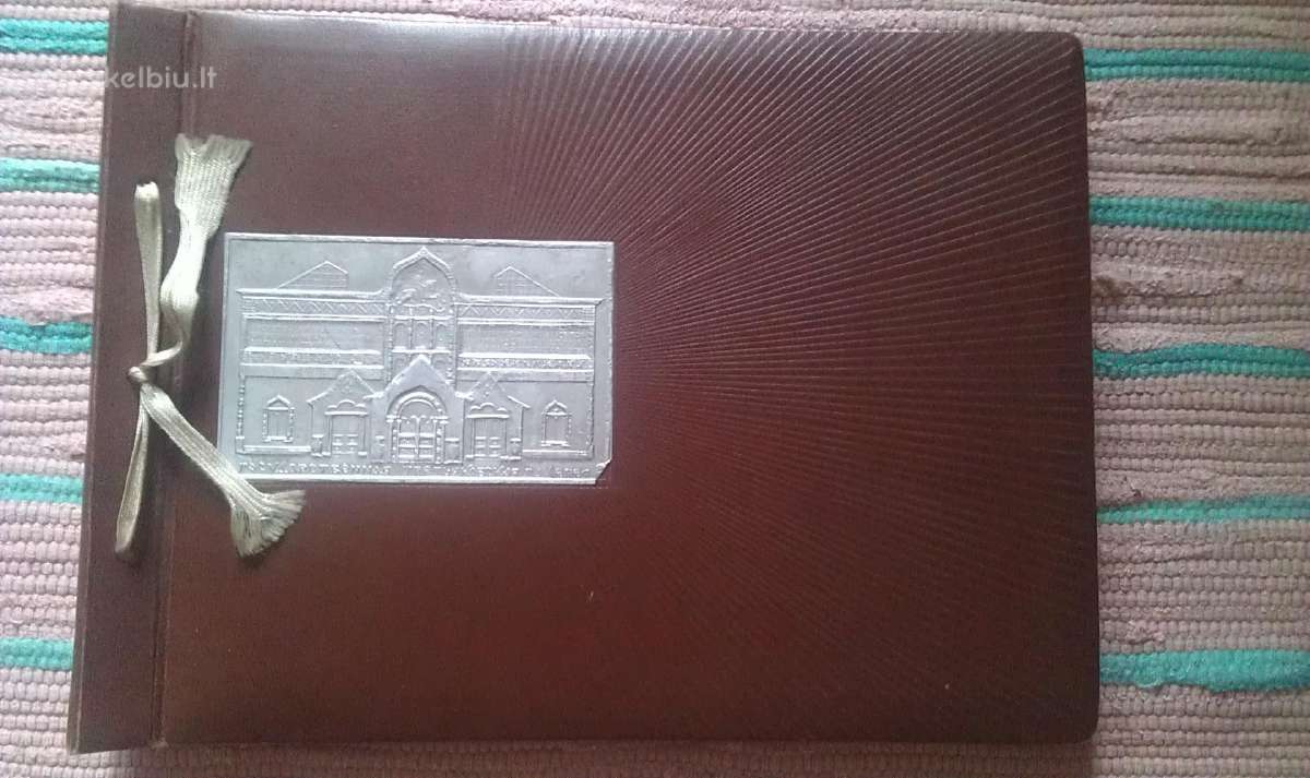 Seną albumą dar iš 1950 m