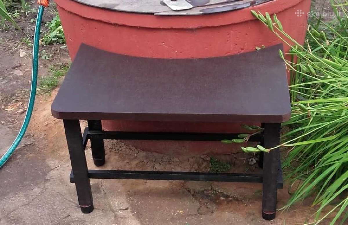 Staliukas kibirui prie šulinio