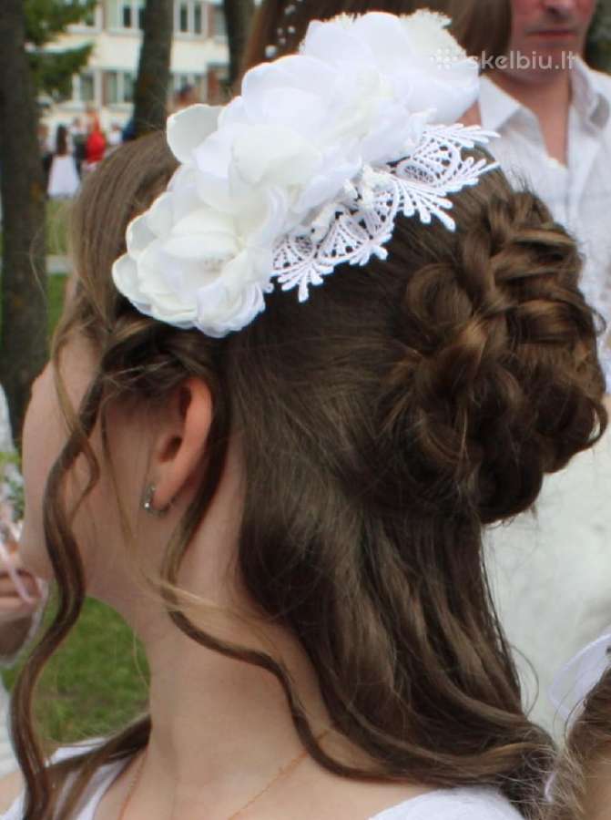 Rankų darbo vienetinis plaukų papuošalas