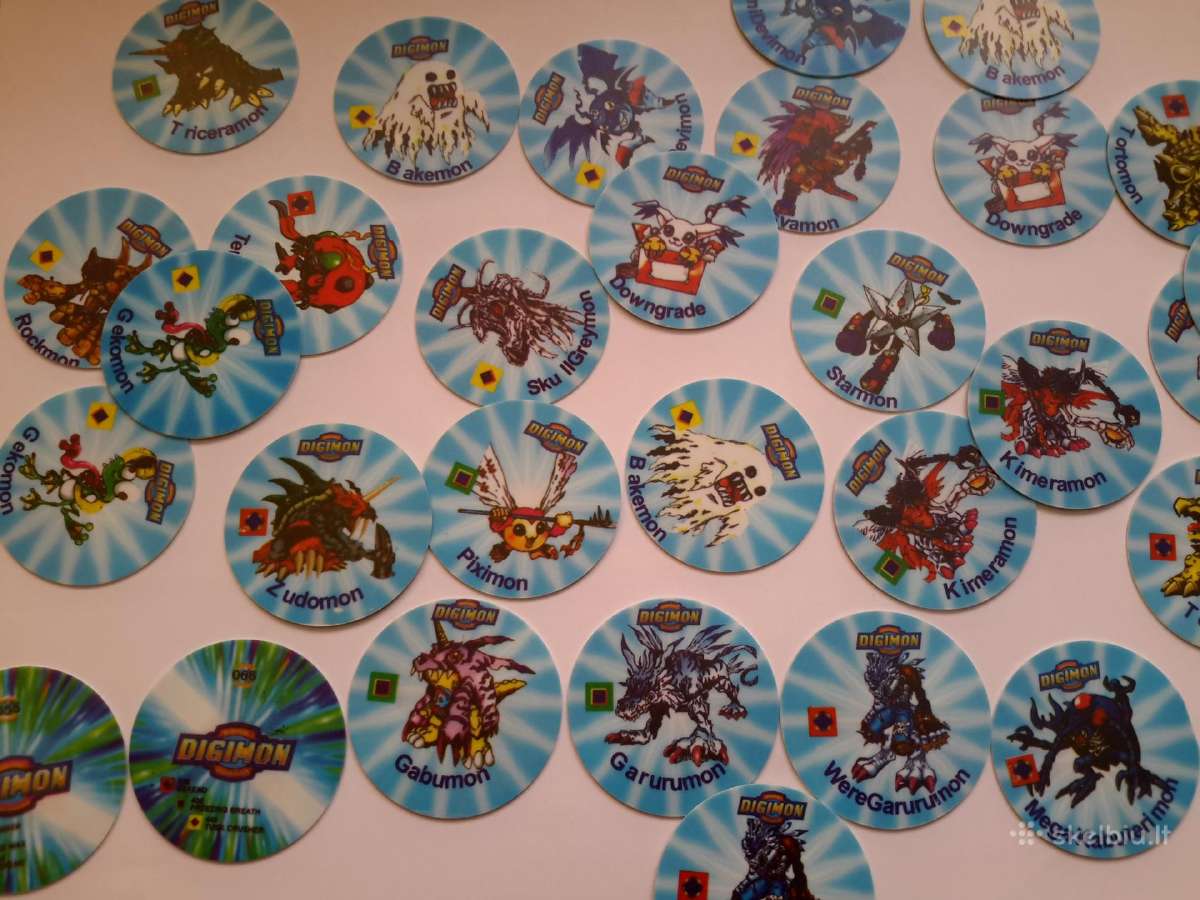 31 Digimon kepsai, kaina 70EU už viską