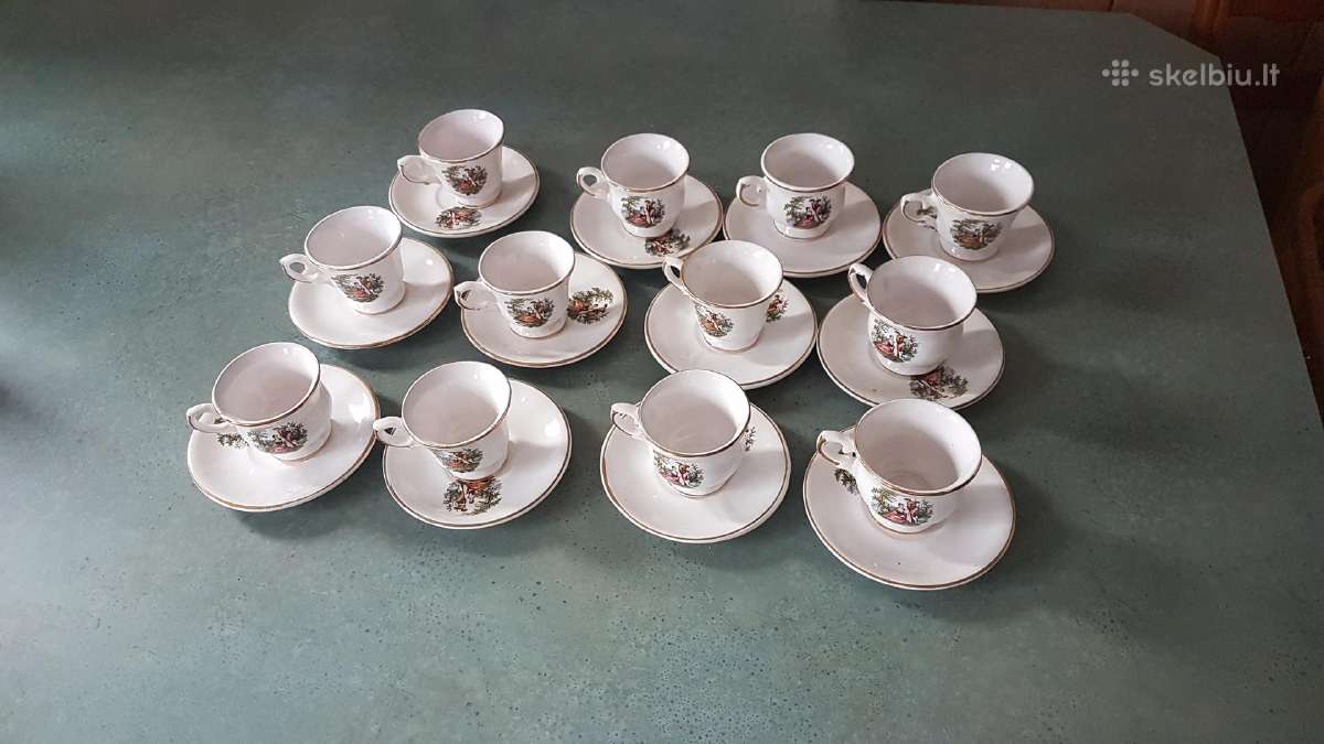 Puikus porcelianinis servizas 12 zmoniu