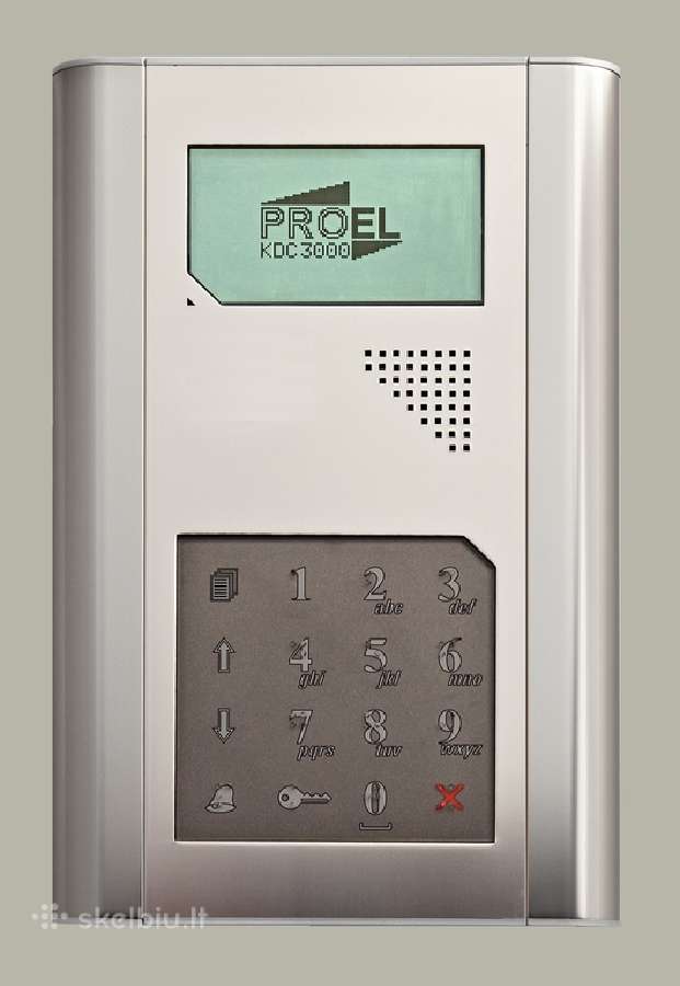 Telefonspynės, metalinės durys.