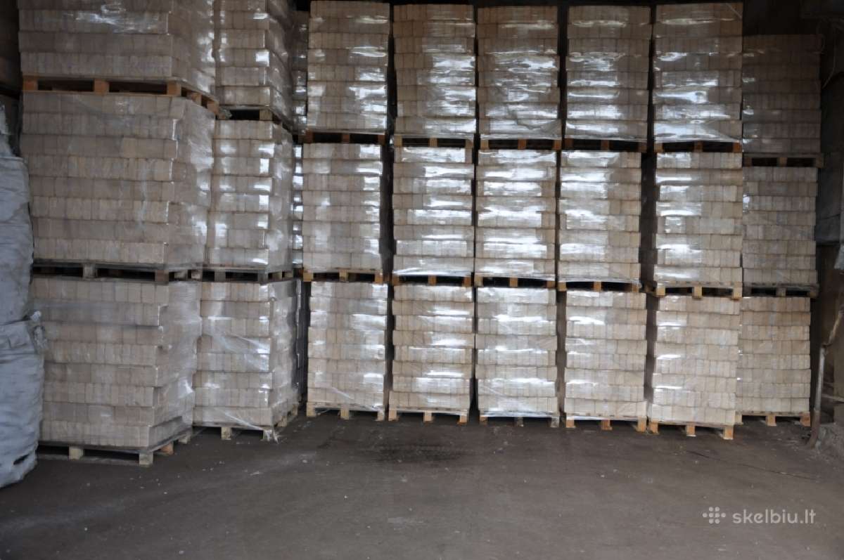 Pjuvenų briketai, malkos konteineriuose - nuotraukos Nr. 4