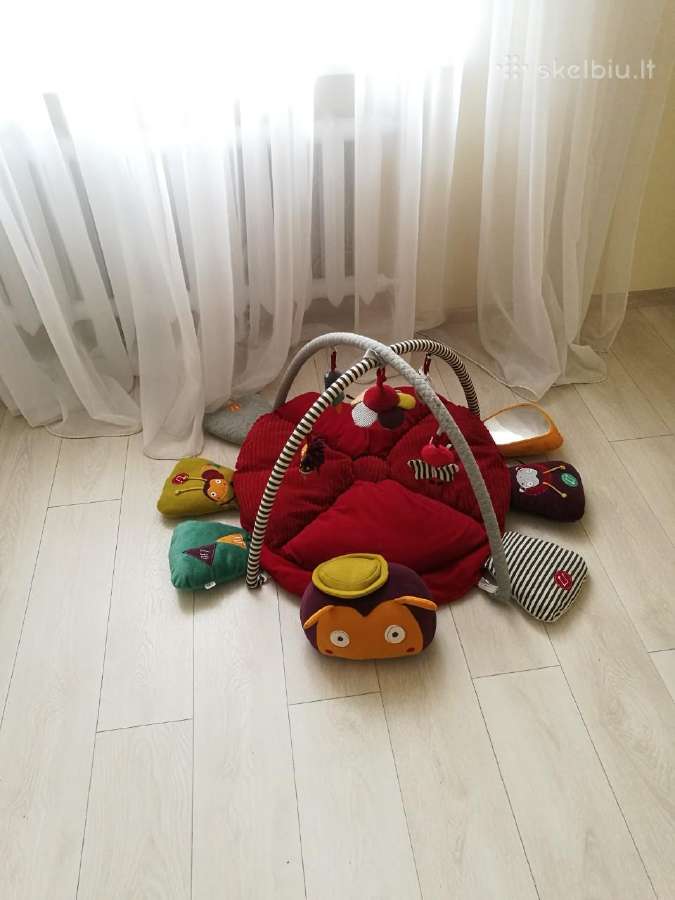 Vaikiška lavinimo kilimėlį