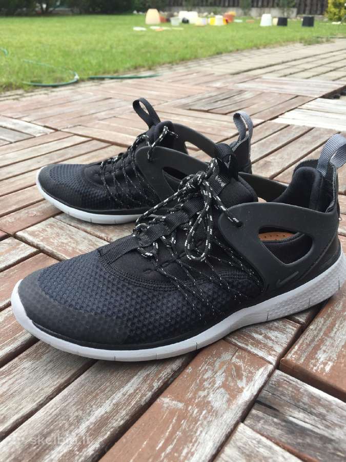 Juodi Nike sportbačiai - nuotraukos Nr. 2