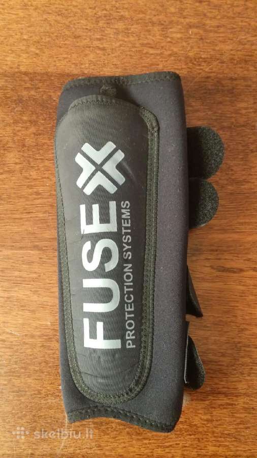 Fuse apsauga blauzdai