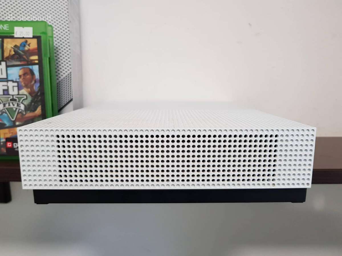 Xbox One Slim 1tb + Gta V Garantija - nuotraukos Nr. 7