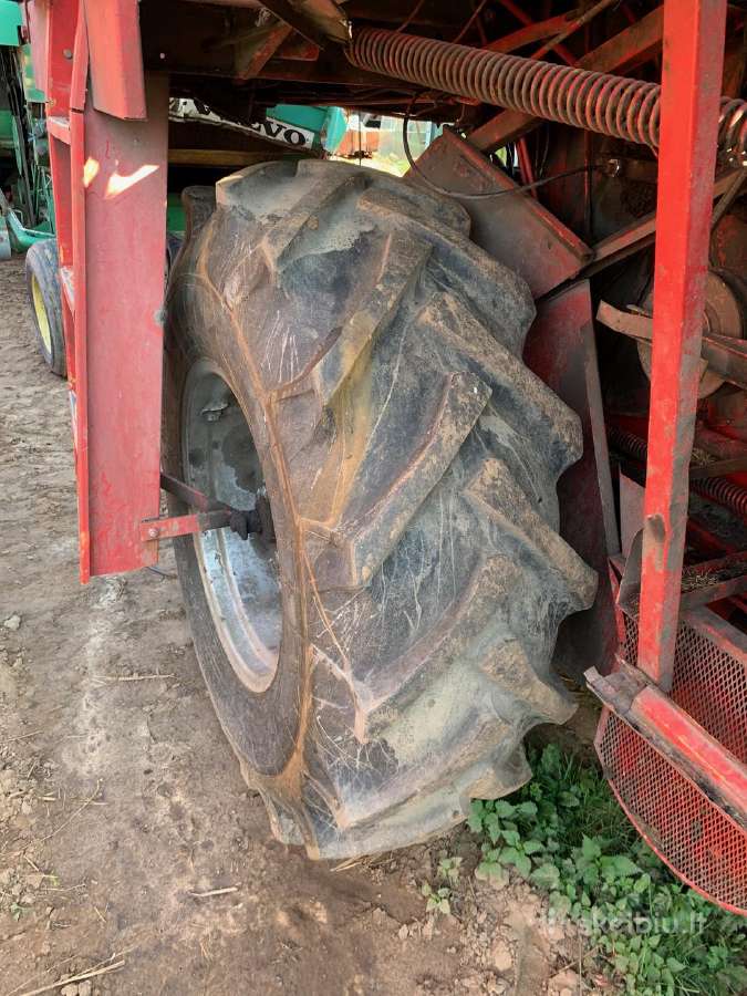 Javų kombainas Massey Ferguson 430 Ardomas Dalimis - nuotraukos Nr. 6