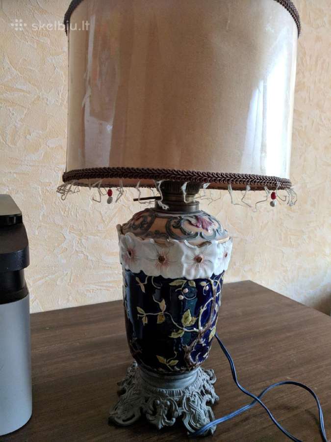 Antikvarinė porcelianinė lempa