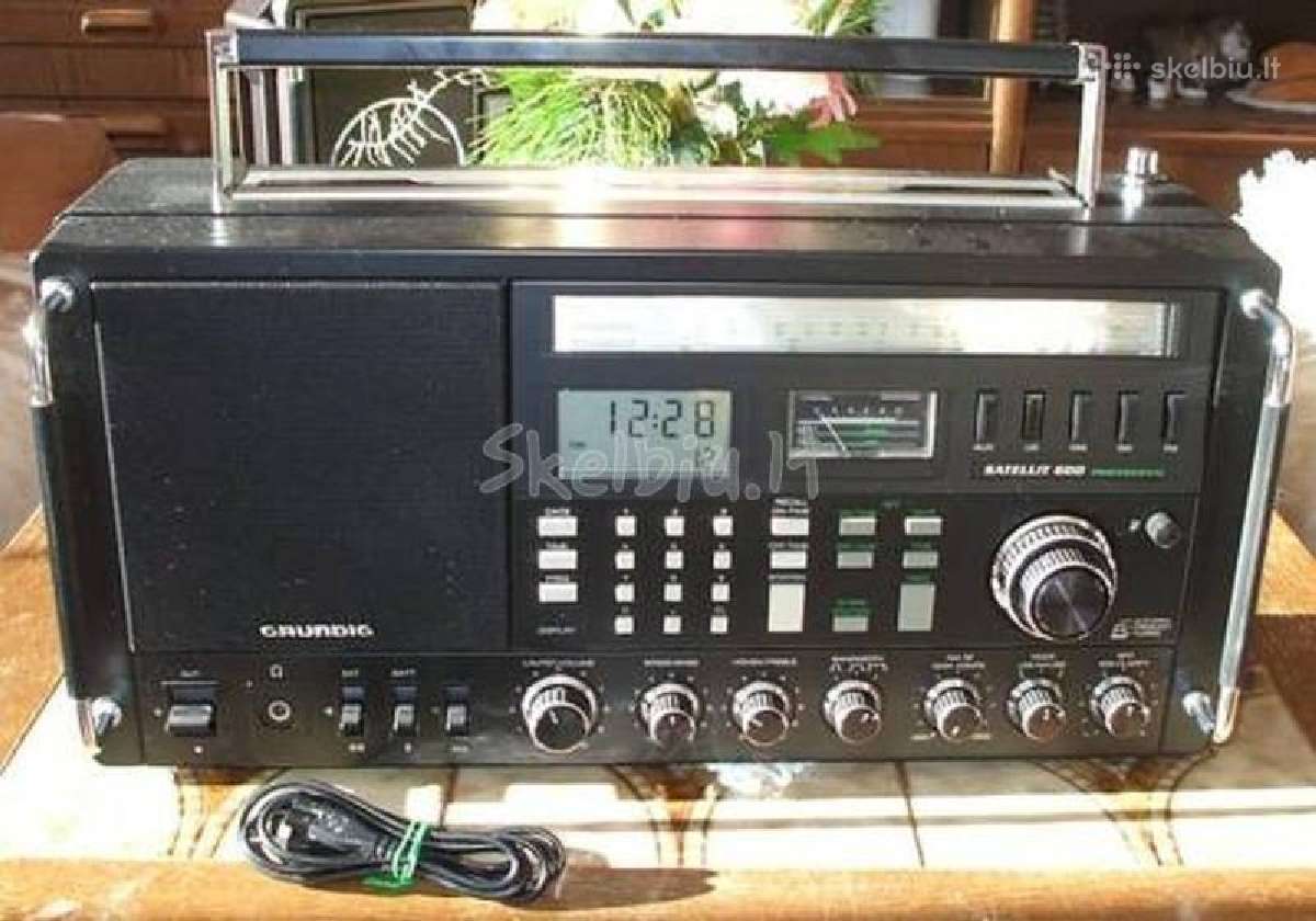 GRUNDIG SATELLIT  600 .