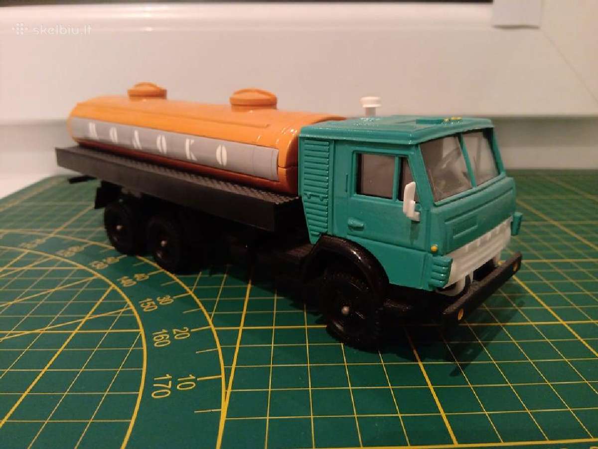 Ussr ir russian modeliukai 1/43 - nuotraukos Nr. 6