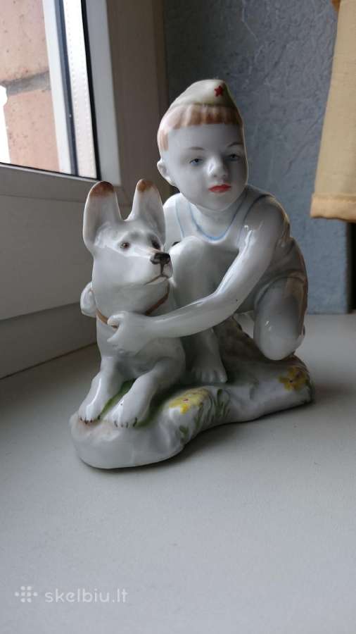 Porceliano tarybines statuleles