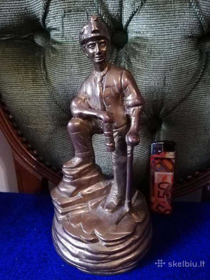 Metalinė statulele