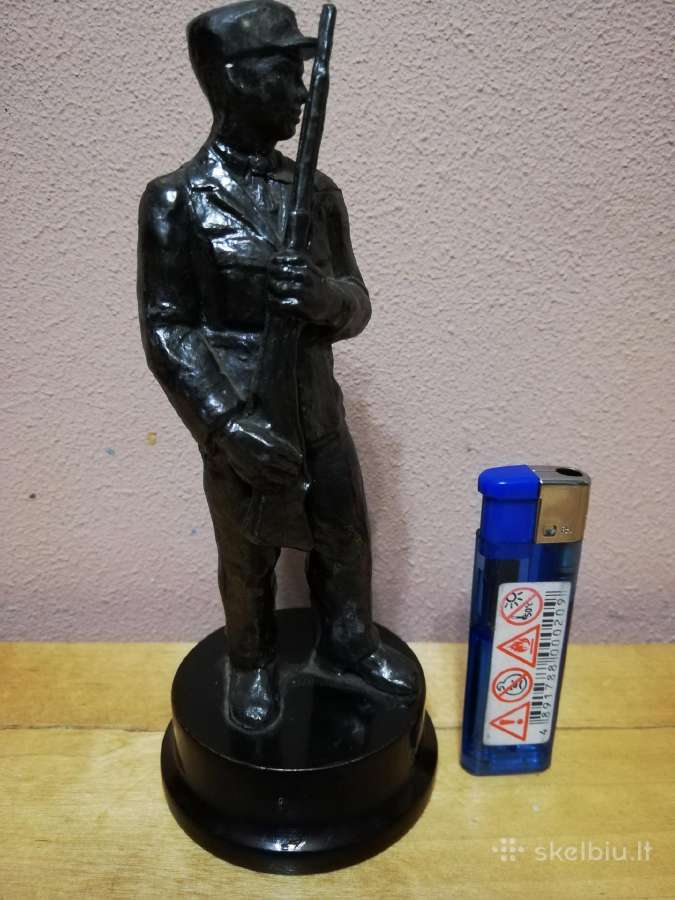 Metalinė statulele. Kareivis