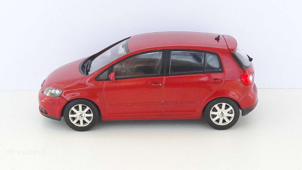 1/43 modeliukai VW Golf Mk5 plius