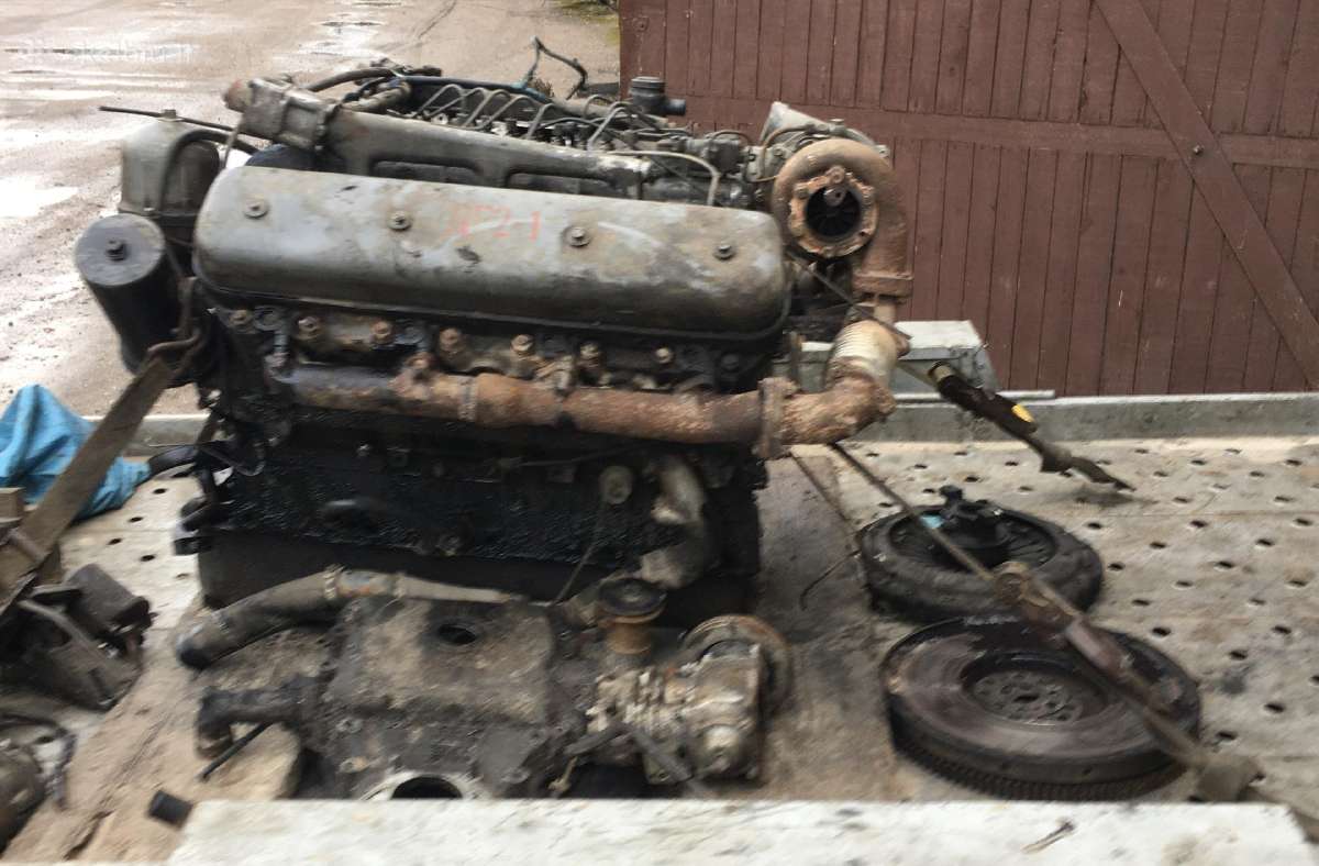 Supermaz V8 Turbo variklis dalimis