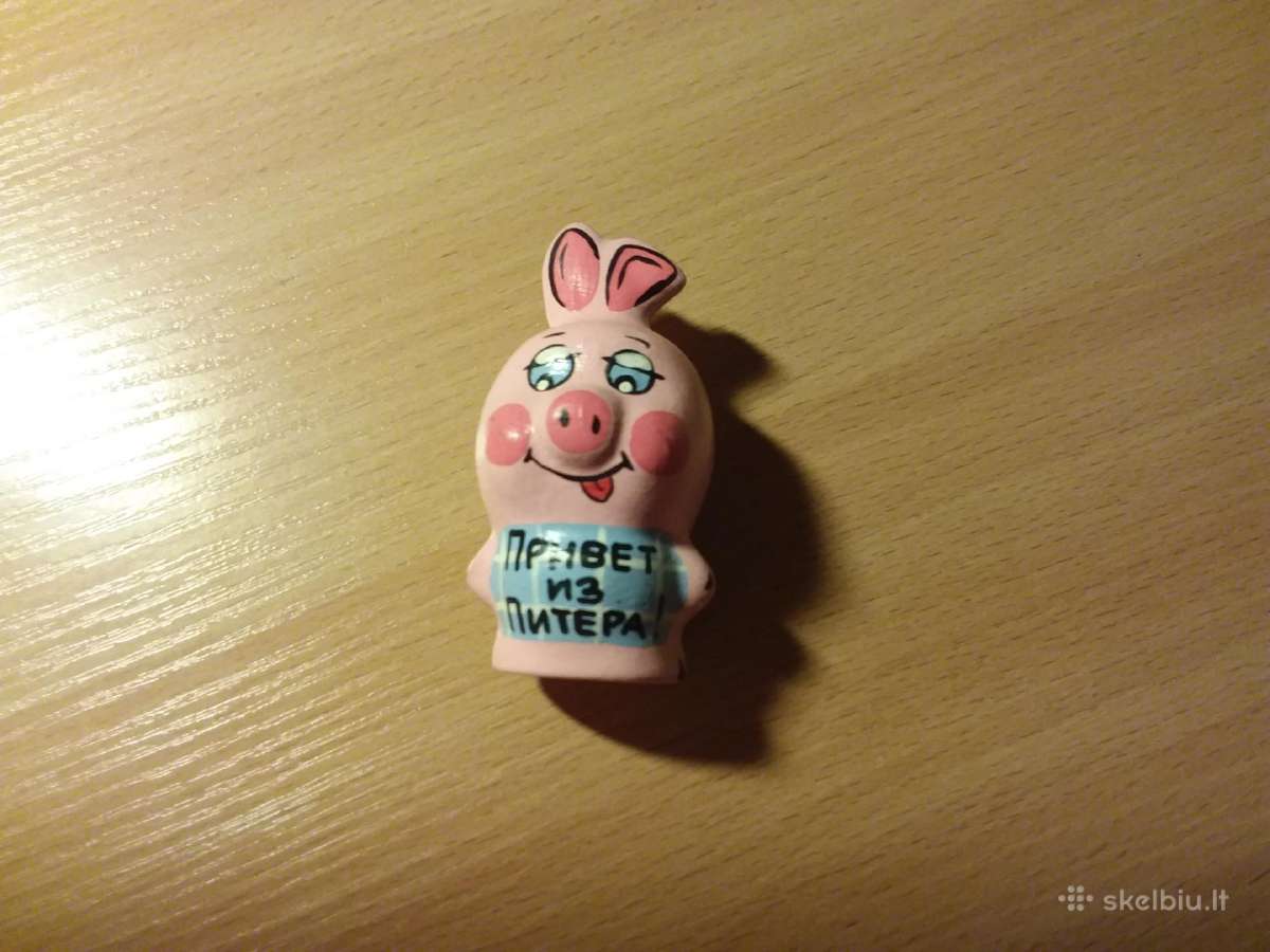 Skulpturėlė paršiukas su linkėjimais iš Piterio :)