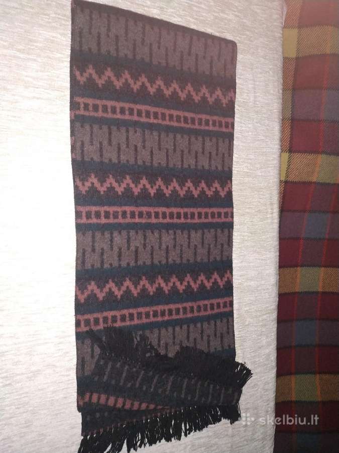Didelis minkštas šalikas su kutais