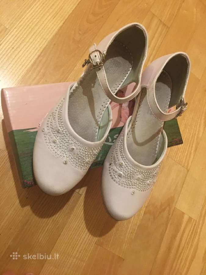 Proginiai, balti, dėvėti bateliai, 34d.,!