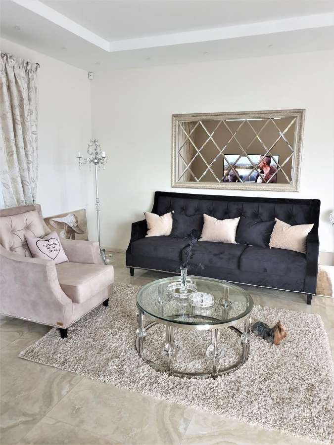 Modernios klasikos sofa - nuotraukos Nr. 2