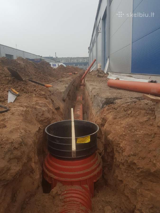 Lauko vandentiekio, buitinių nuotekų įrengimas