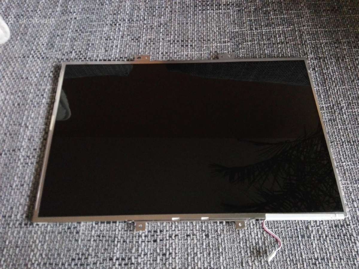 15,4" matricos