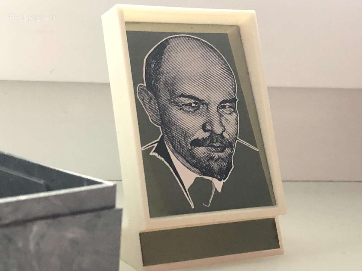 Lenino paveikslas dezuteje pastatomas kiseninis - nuotraukos Nr. 3