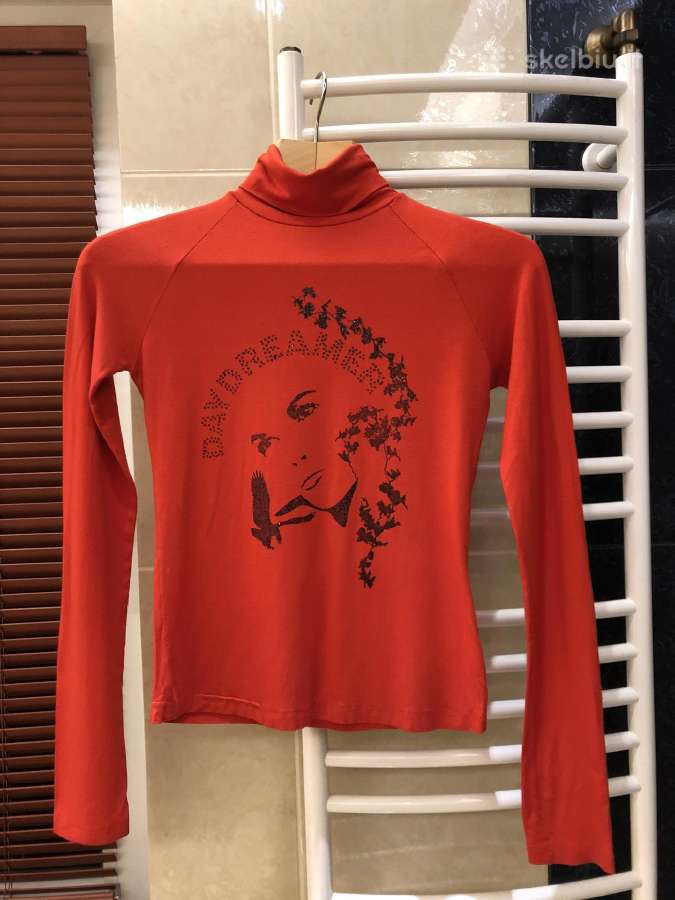Puikus golfas gražios spalvos ,tamprus, S dydzio