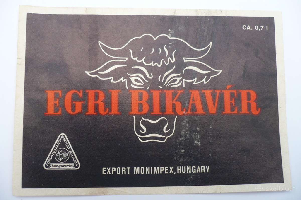 Vyno etiketes