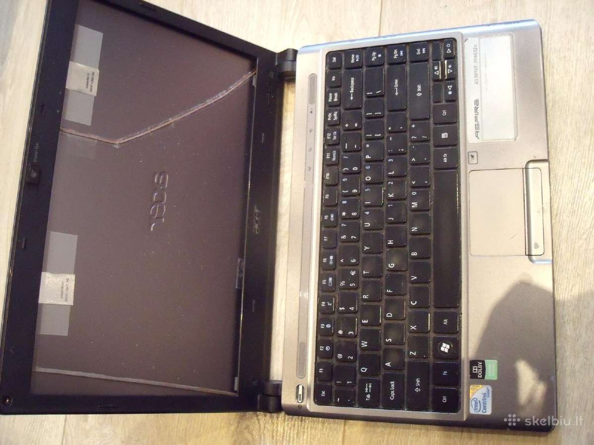 Acer su defektu