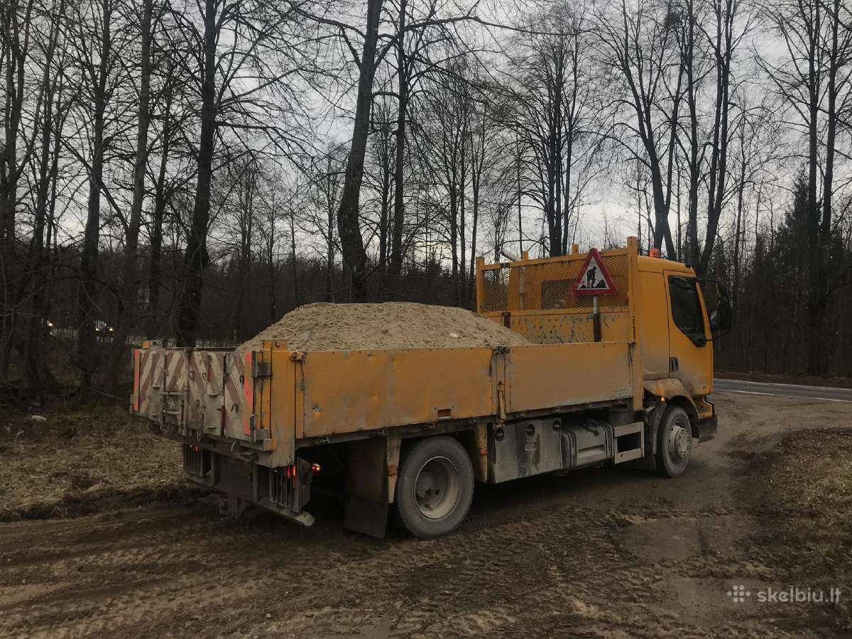 Zvyras smelis skalda juodzemis atsijos akmenukai - nuotraukos Nr. 8