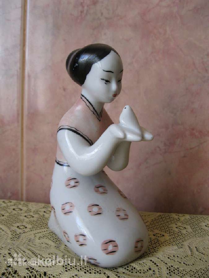 CCCP porceliano statule