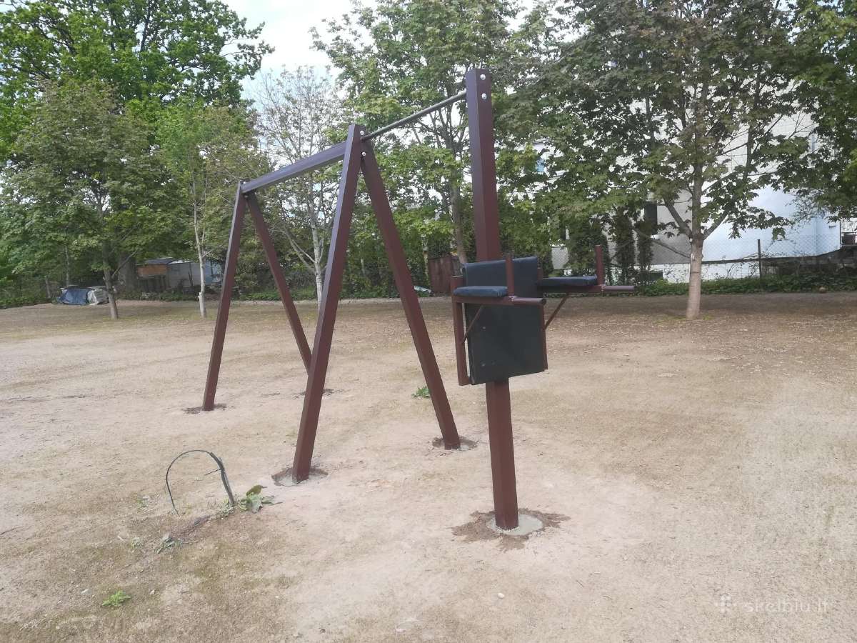 Lauko ir vidaus sporto aikštelės,sūpynės - nuotraukos Nr. 17