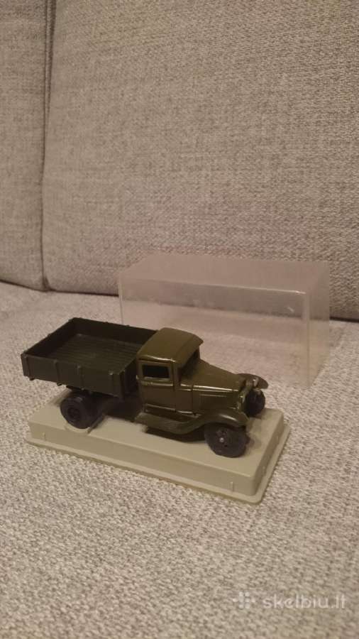 Tarybinių laikų sunkvežimio Gaz Aa modeliukas.