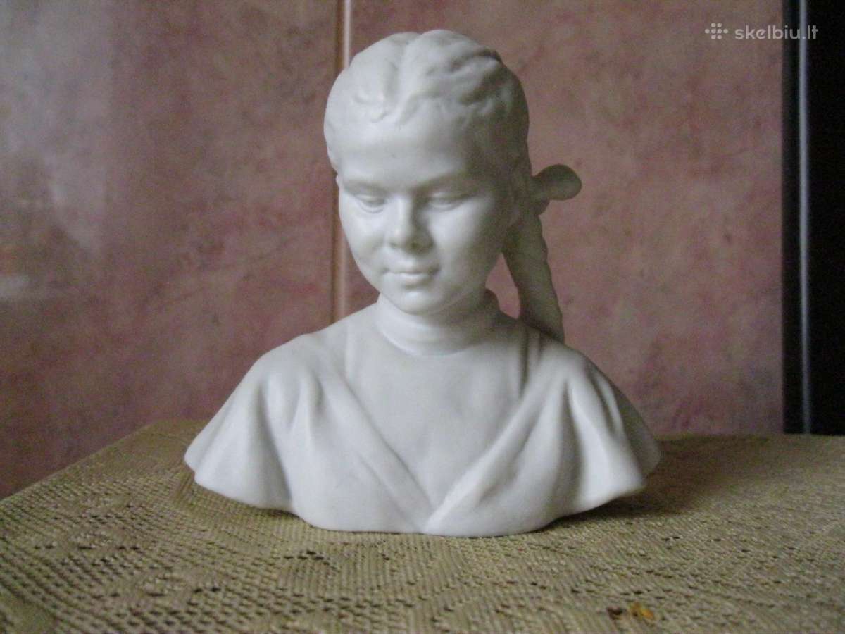 CCCP Porceliano statuleles.moksleive. M.gorkis