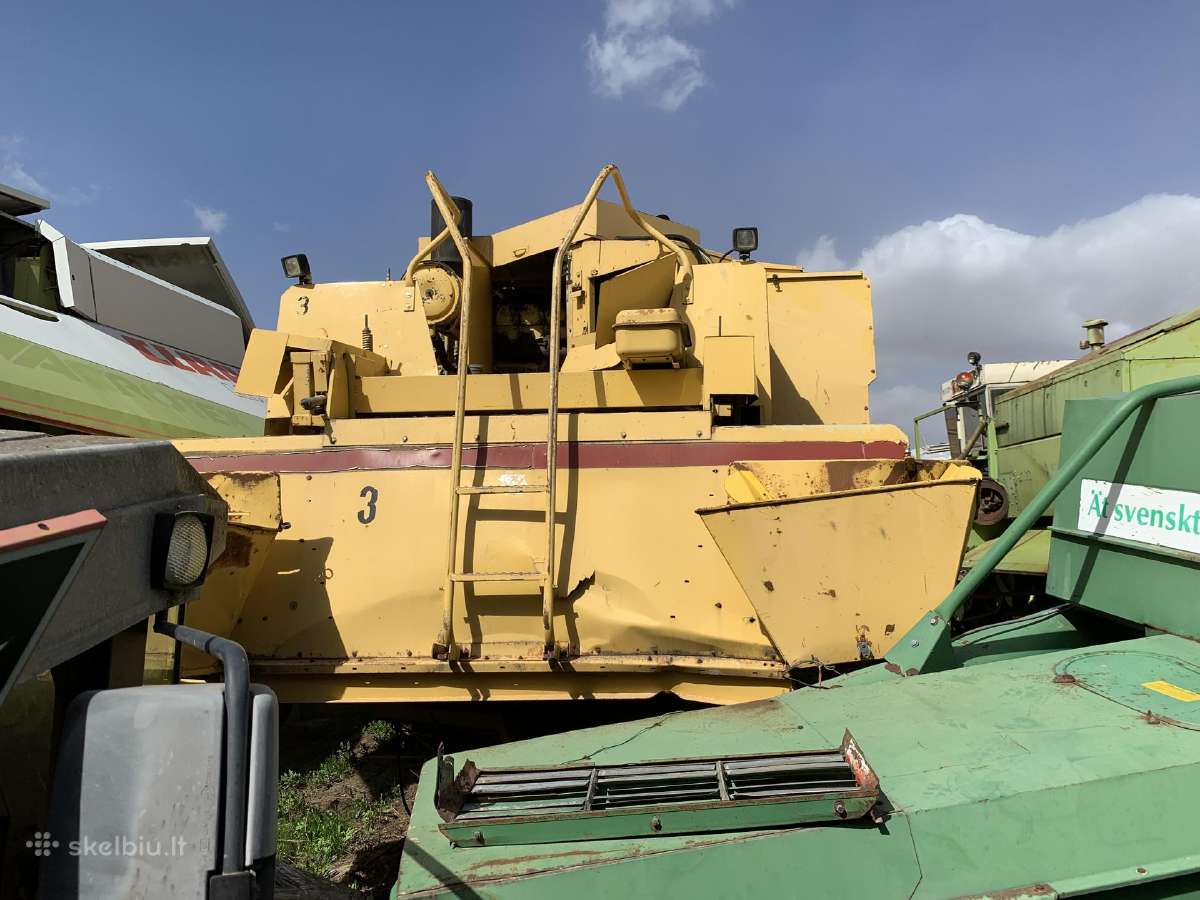 Kombainas New Holland Tf46 Ardomas Dalimis - nuotraukos Nr. 2