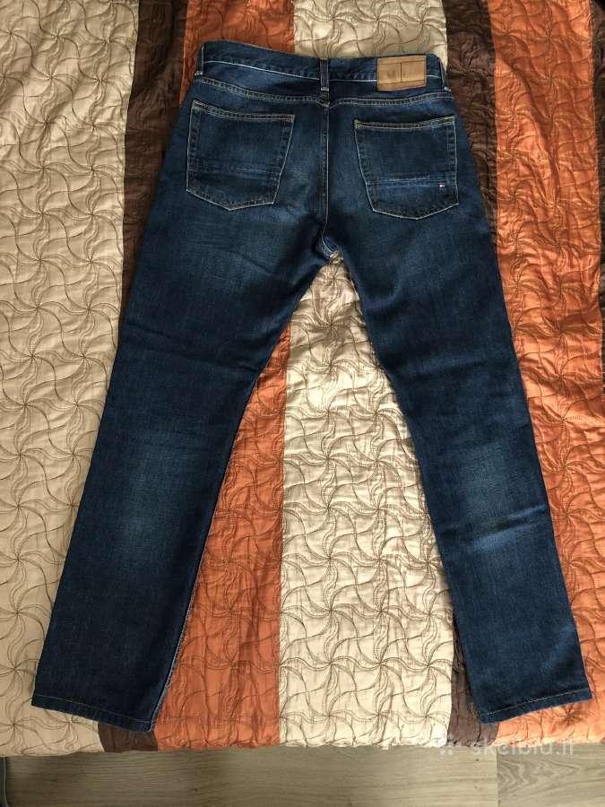 Tommy Hilfiger dzinsai