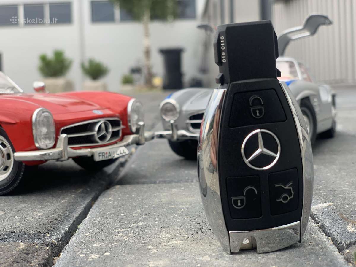 Mercedes Raktai ir Pririšimas, Spynos ir Užraktai