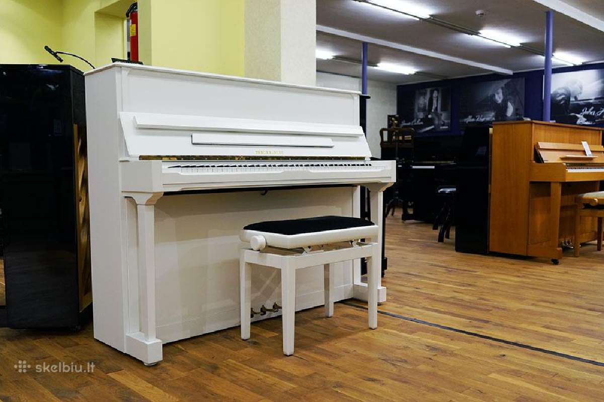 Balti pianinai
