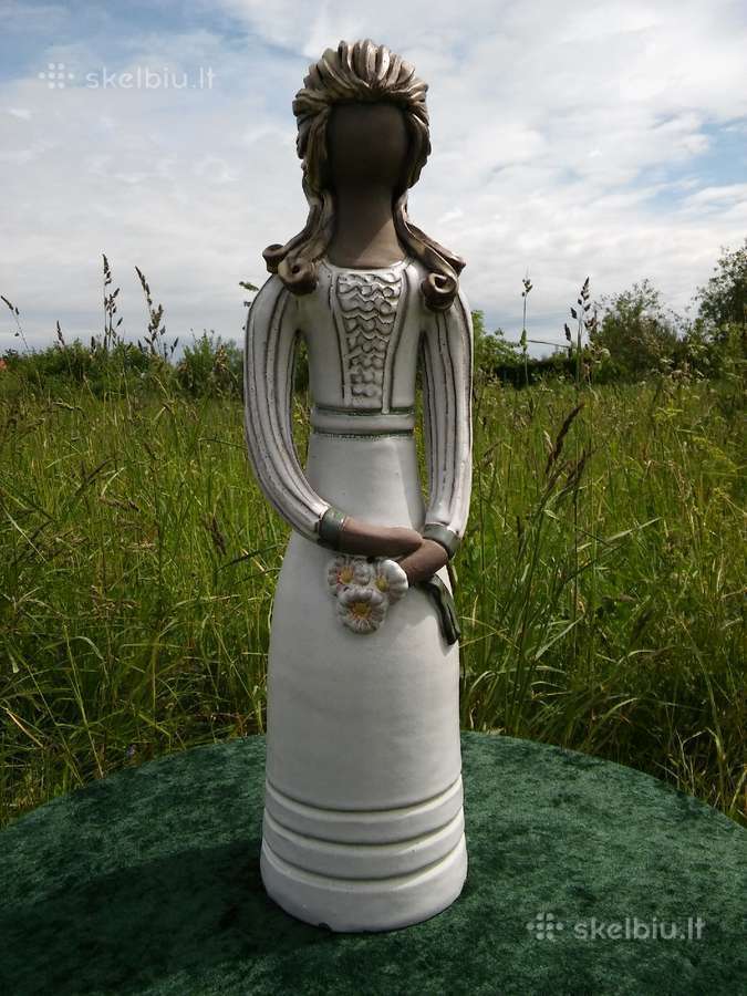 Dama