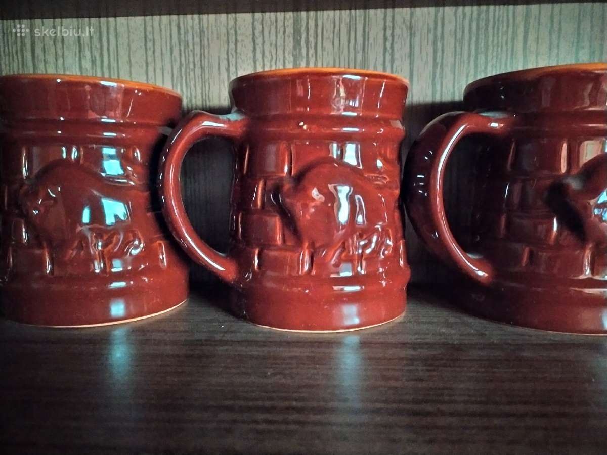 10 molinių bokalų su ąsočiu