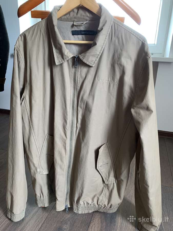 Parduodama nauja Calvin Klein vyr. striuke