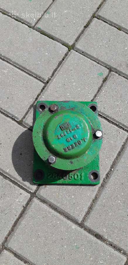 John Deere smulkintuvo guoliavietė