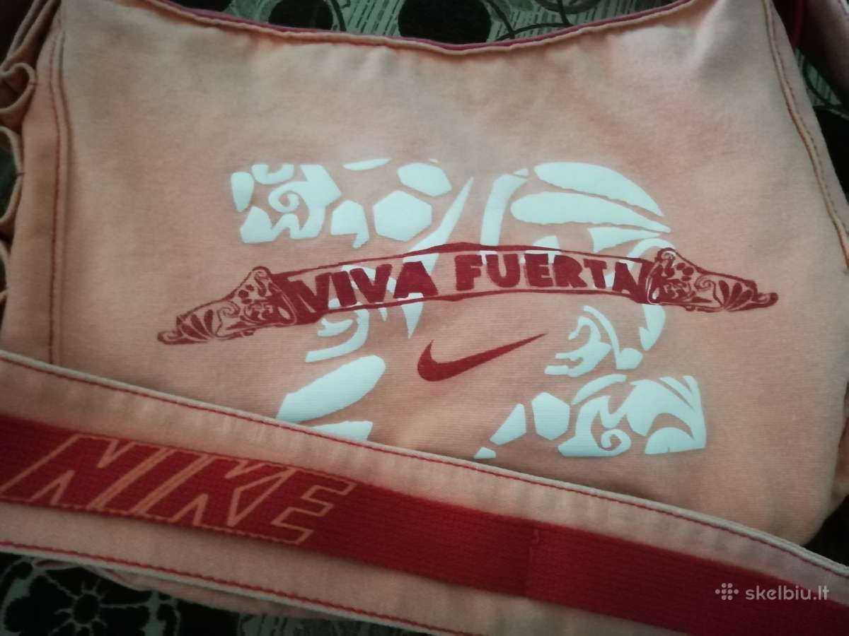 Nauja Nike rankine - nuotraukos Nr. 2