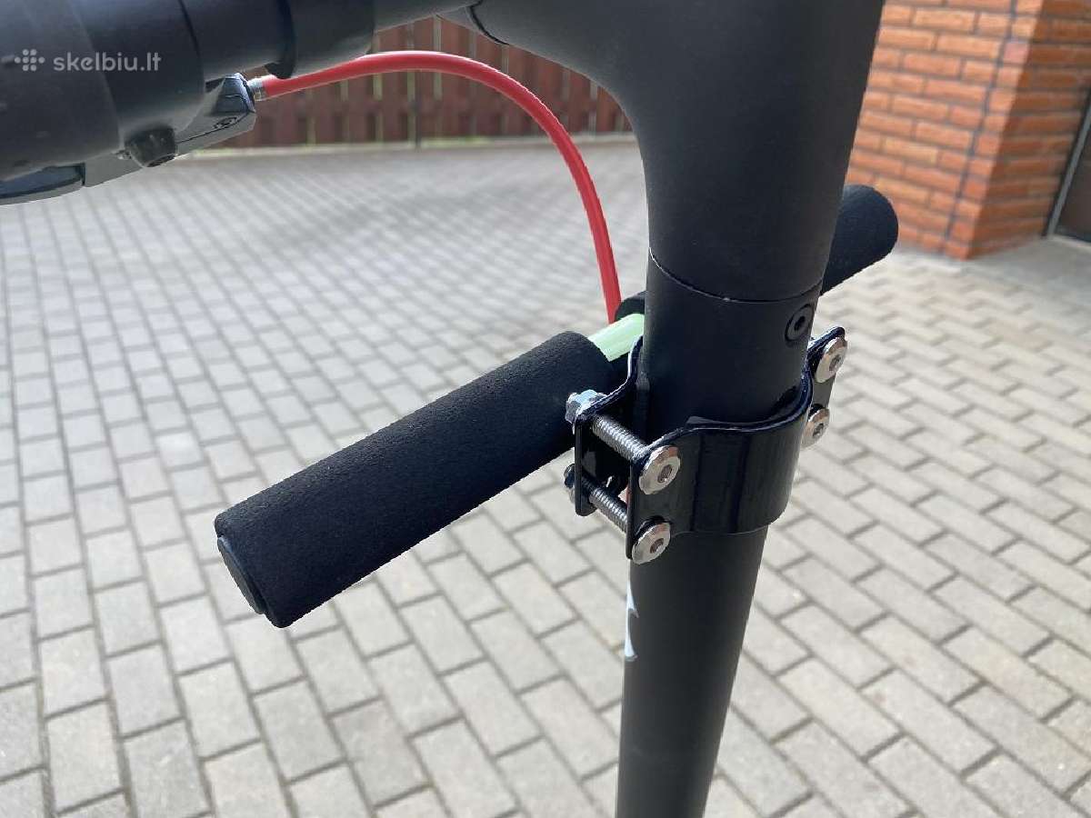 Xiaomi M365 Pro rankena vaikui